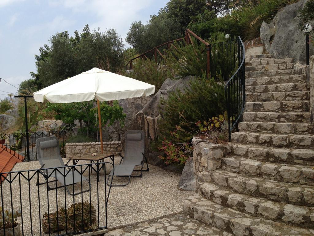 Villa "Ai Galli" 泰拉奇纳 外观 照片
